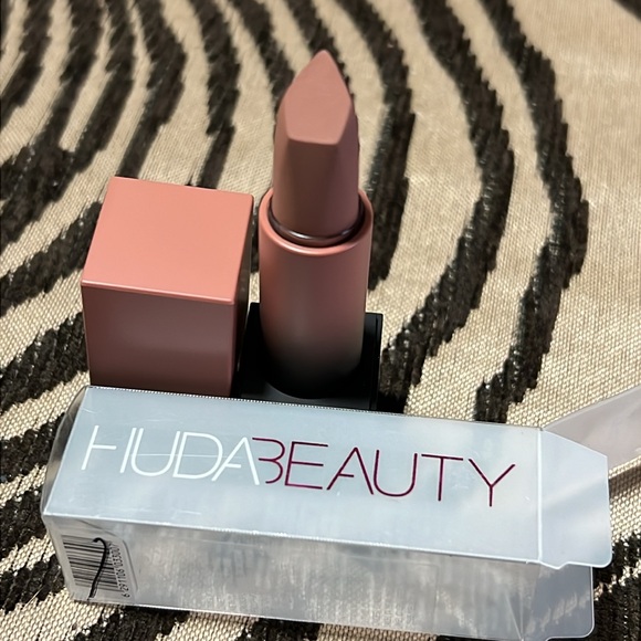 ⚡️💕Huda Beauty Anniversary Bullet Lipstick - Picture 4 of 14